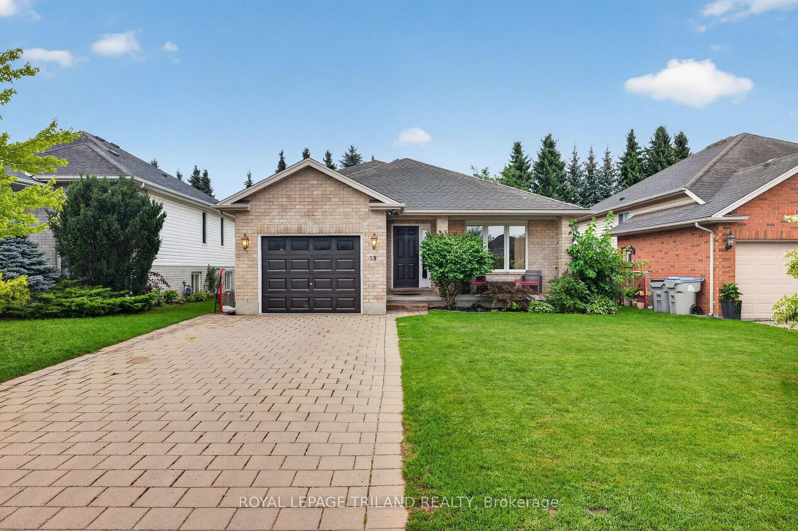 59 Queensway Drive • Strathroy-Caradoc, ON photo 1