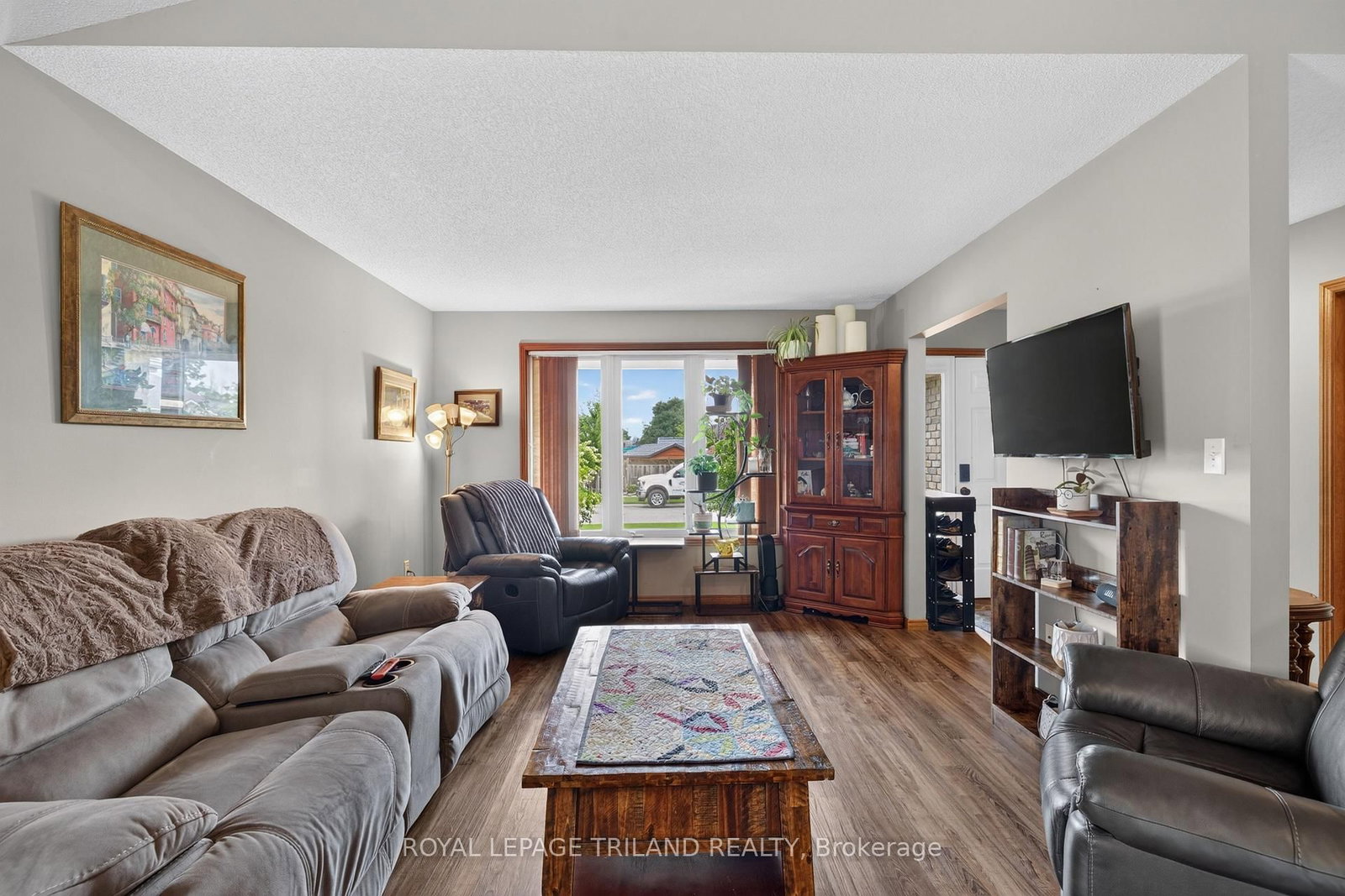 59 Queensway Drive • Strathroy-Caradoc, ON photo 11