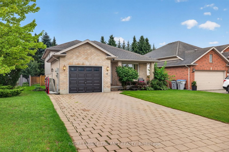 59 Queensway Drive