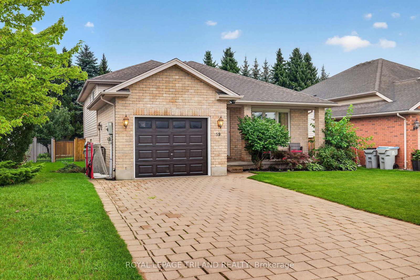 59 Queensway Drive • Strathroy-Caradoc, ON photo 4