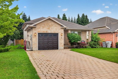59 Queensway Drive • Strathroy-Caradoc, ON photo 4