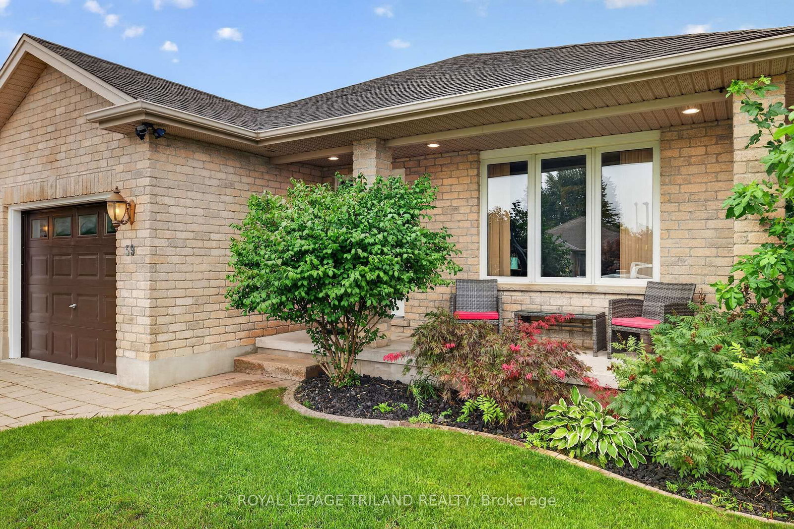 59 Queensway Drive • Strathroy-Caradoc, ON photo 5