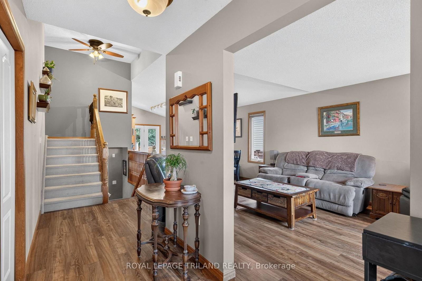 59 Queensway Drive • Strathroy-Caradoc, ON photo 6