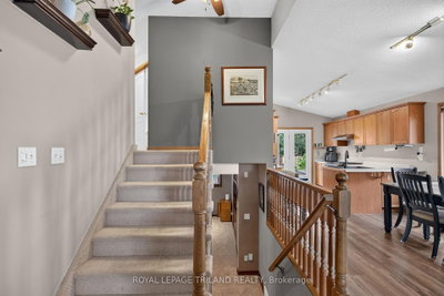 59 Queensway Drive • Strathroy-Caradoc, ON photo 9