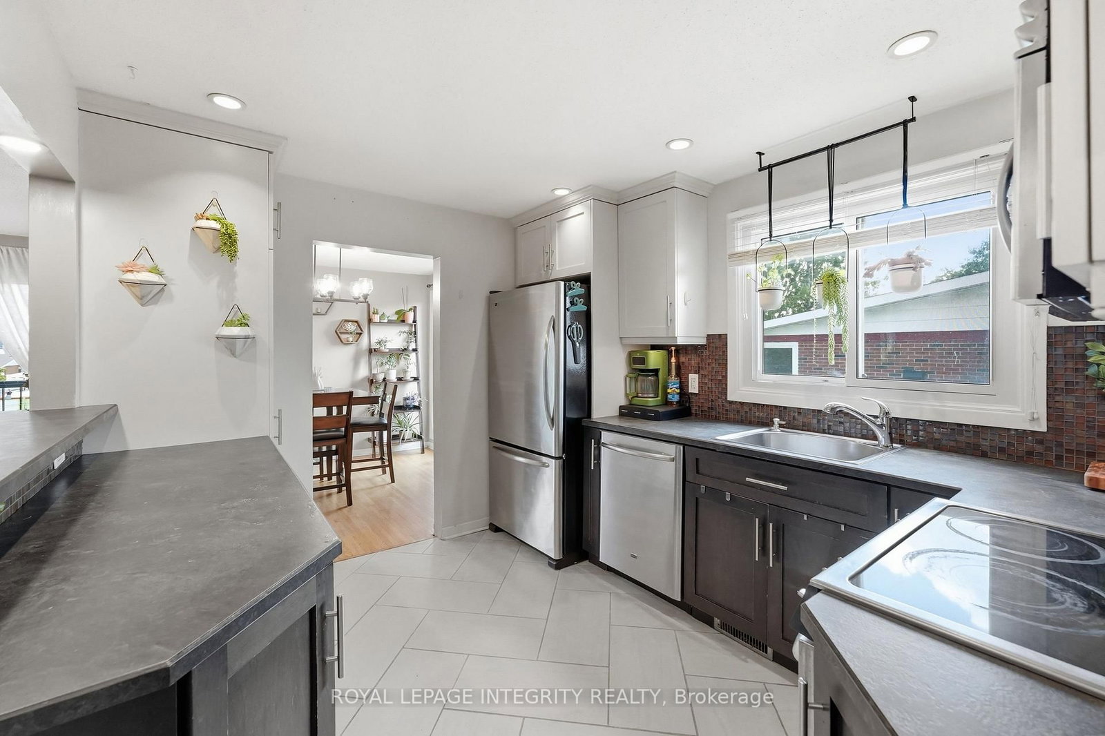 26 Woodmount Crescent • Ottawa, ON photo 6