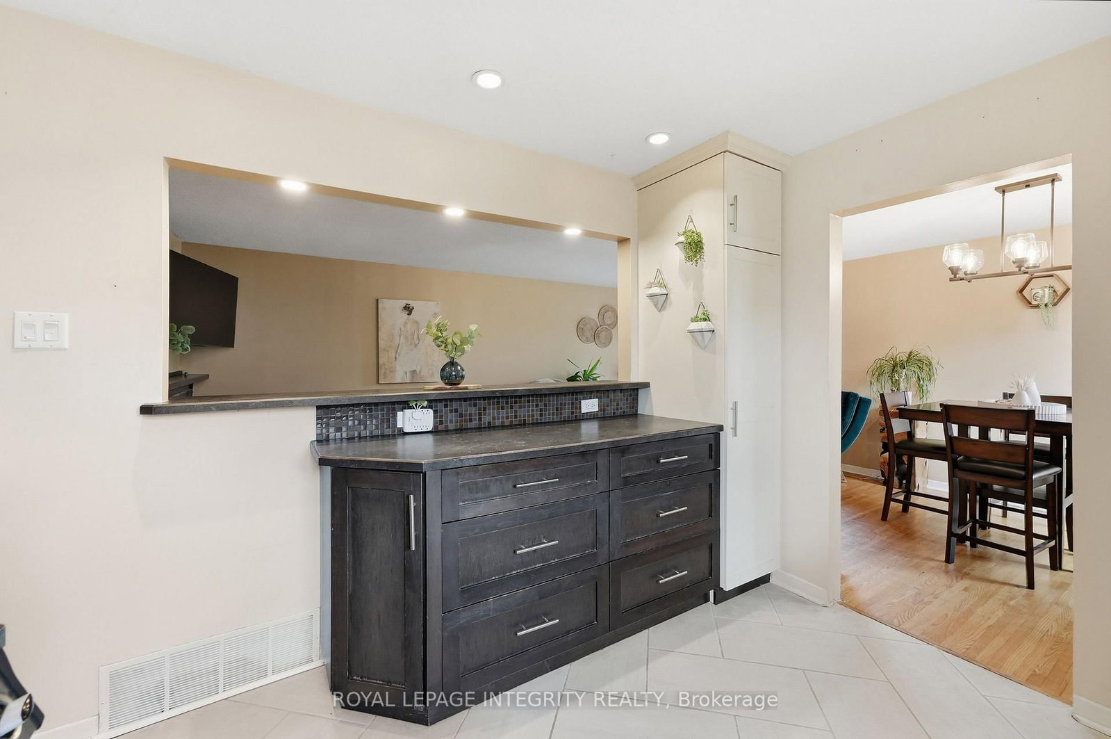 26 Woodmount Crescent • Ottawa, ON photo 8