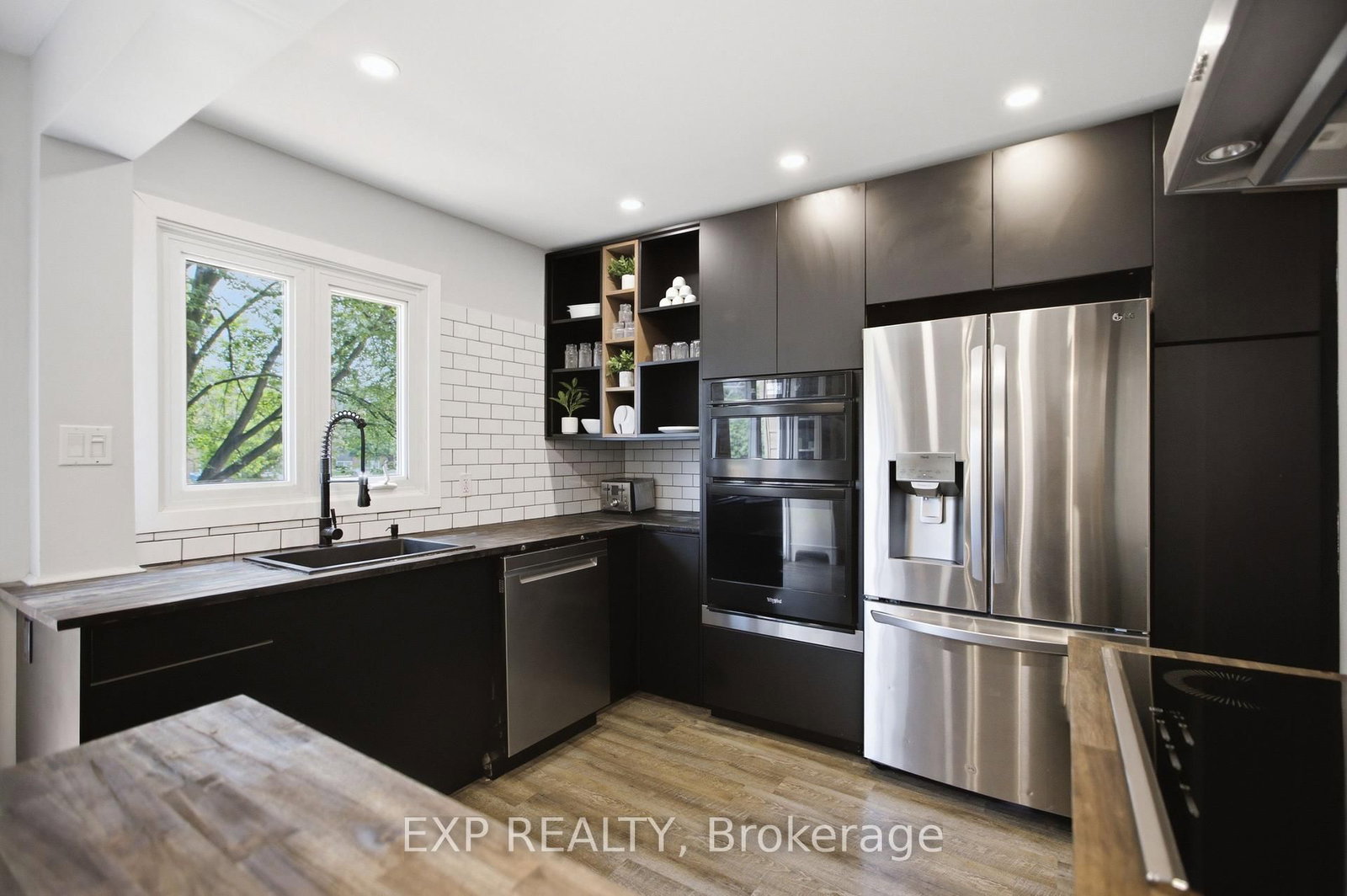 2092 Eric Crescent • Ottawa, ON photo 10