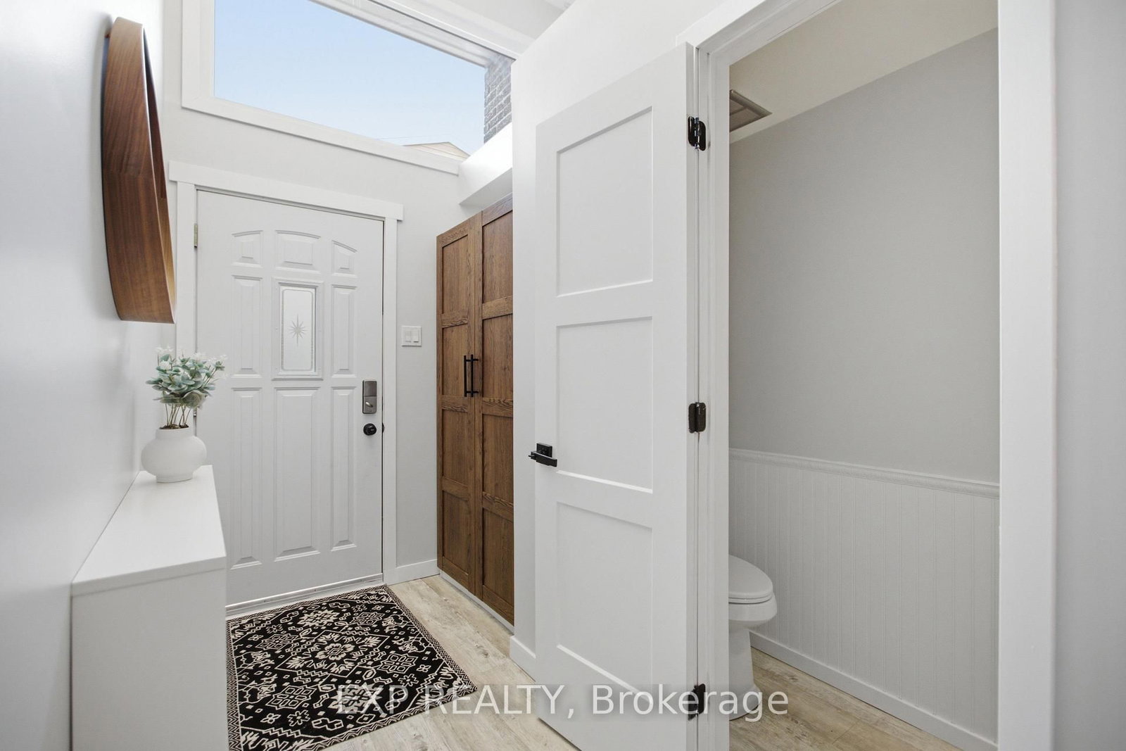 2092 Eric Crescent • Ottawa, ON photo 3