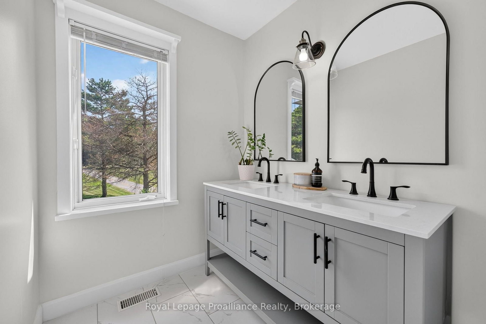 3561 Vienna Crescent • Mcdonalds Corners, ON photo 14