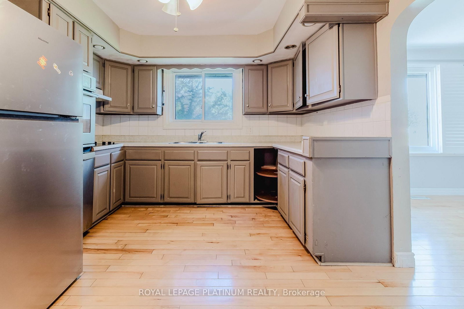 6 Varadi Avenue • Brantford, ON photo 11