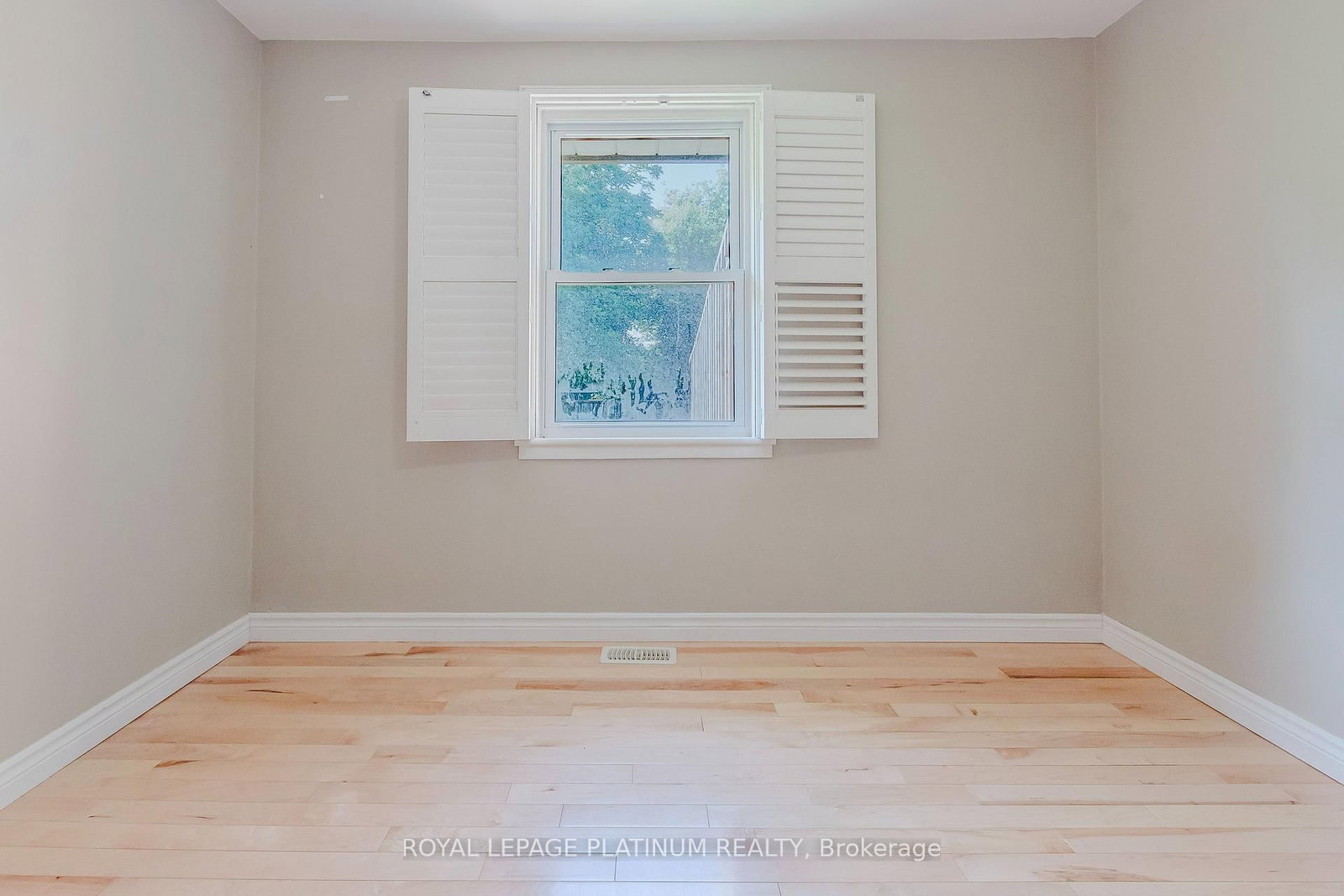 6 Varadi Avenue • Brantford, ON photo 15