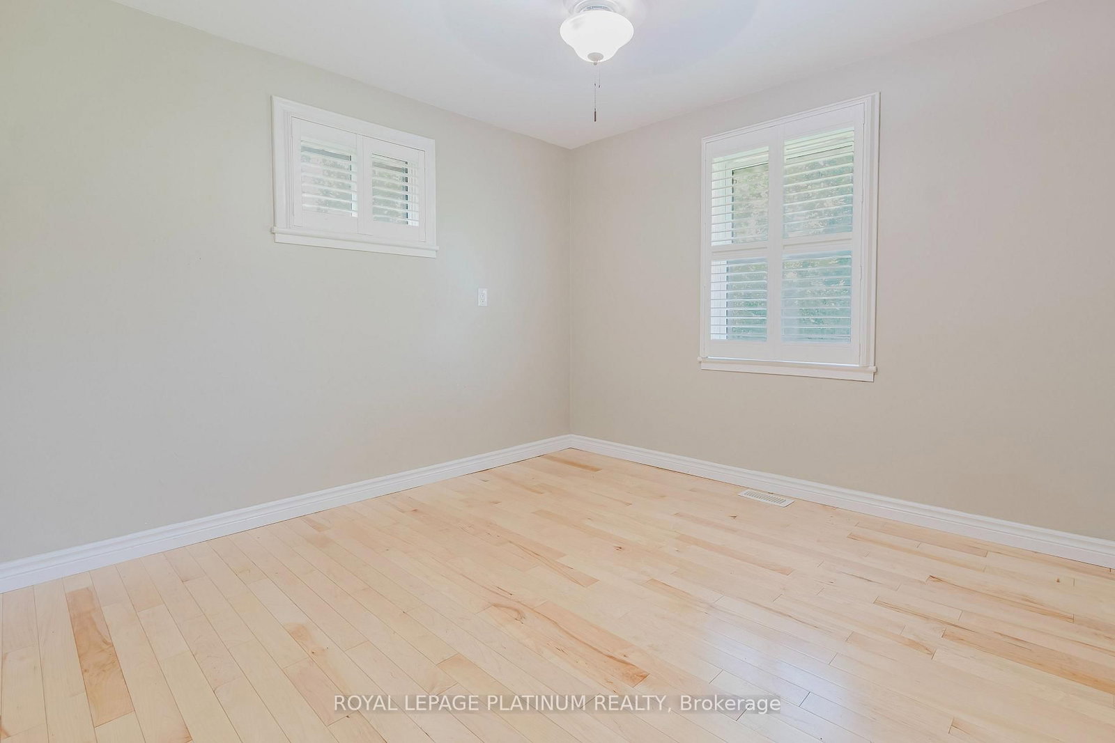 6 Varadi Avenue • Brantford, ON photo 23