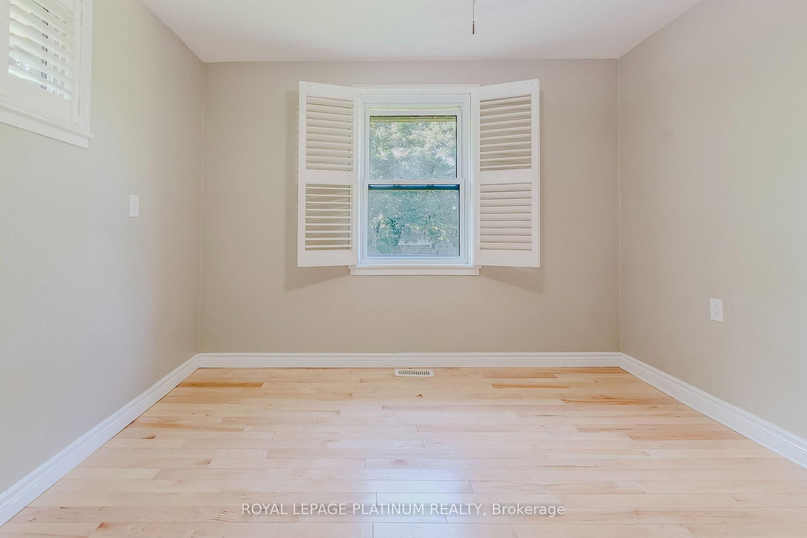 6 Varadi Avenue • Brantford, ON photo 25