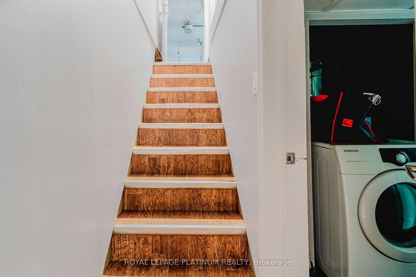6 Varadi Avenue • Brantford, ON photo 27
