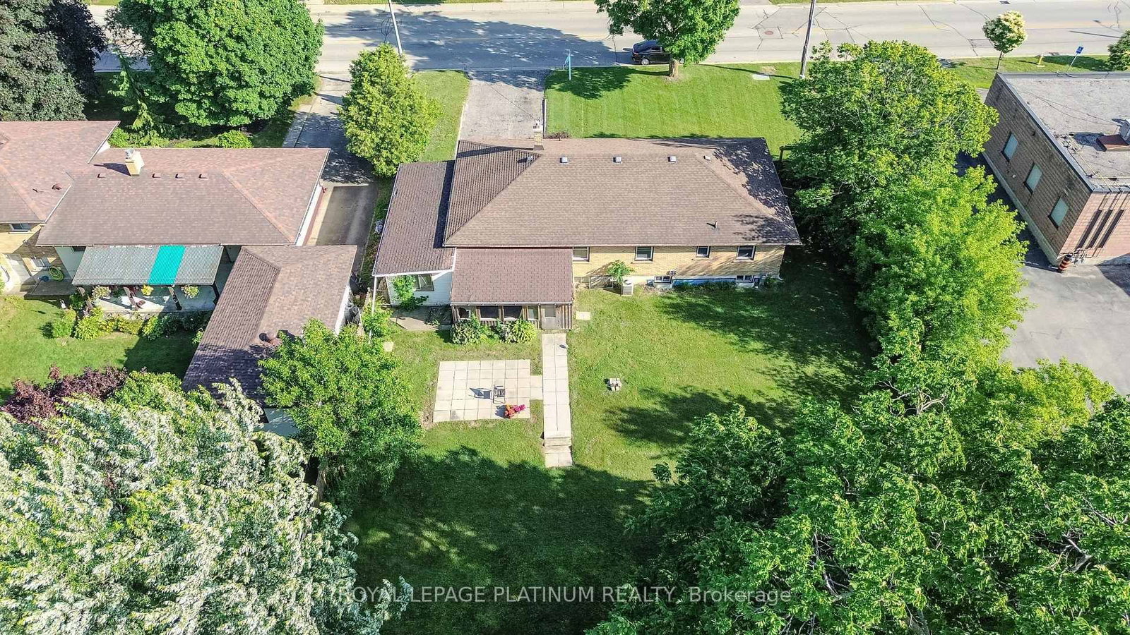 6 Varadi Avenue • Brantford, ON photo 36