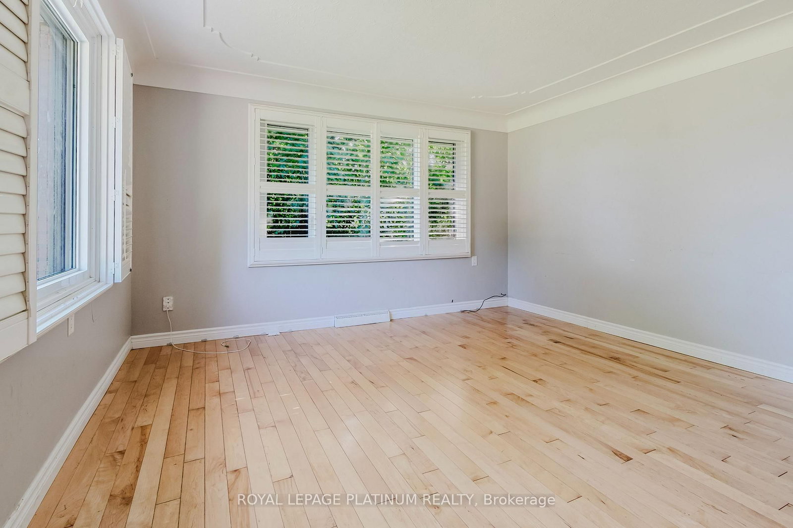 6 Varadi Avenue • Brantford, ON photo 9