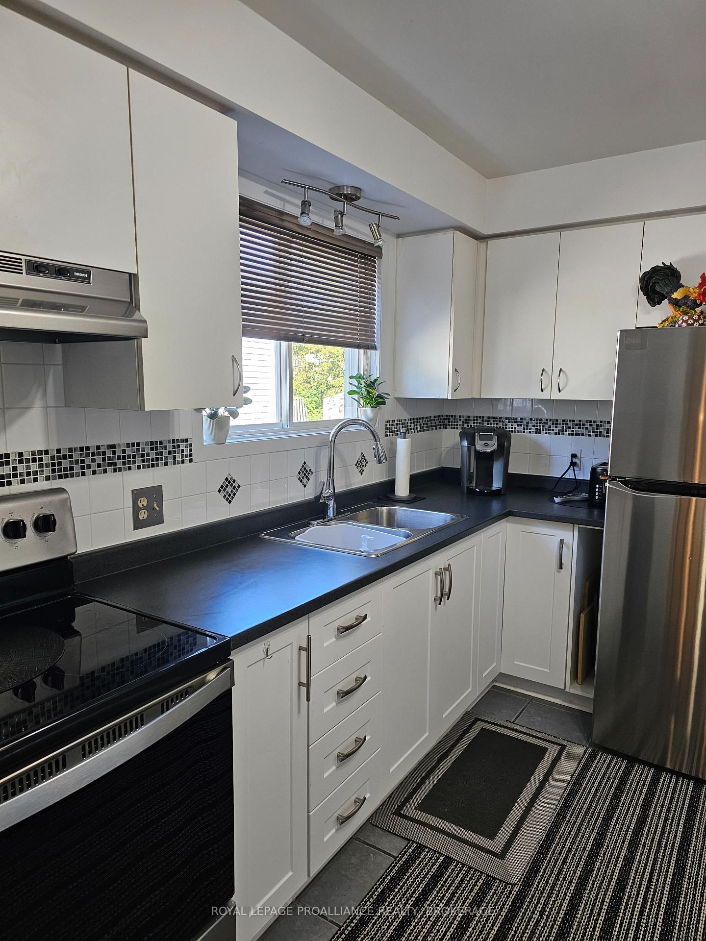 915 Warburton Crescent • Kingston, ON photo 10