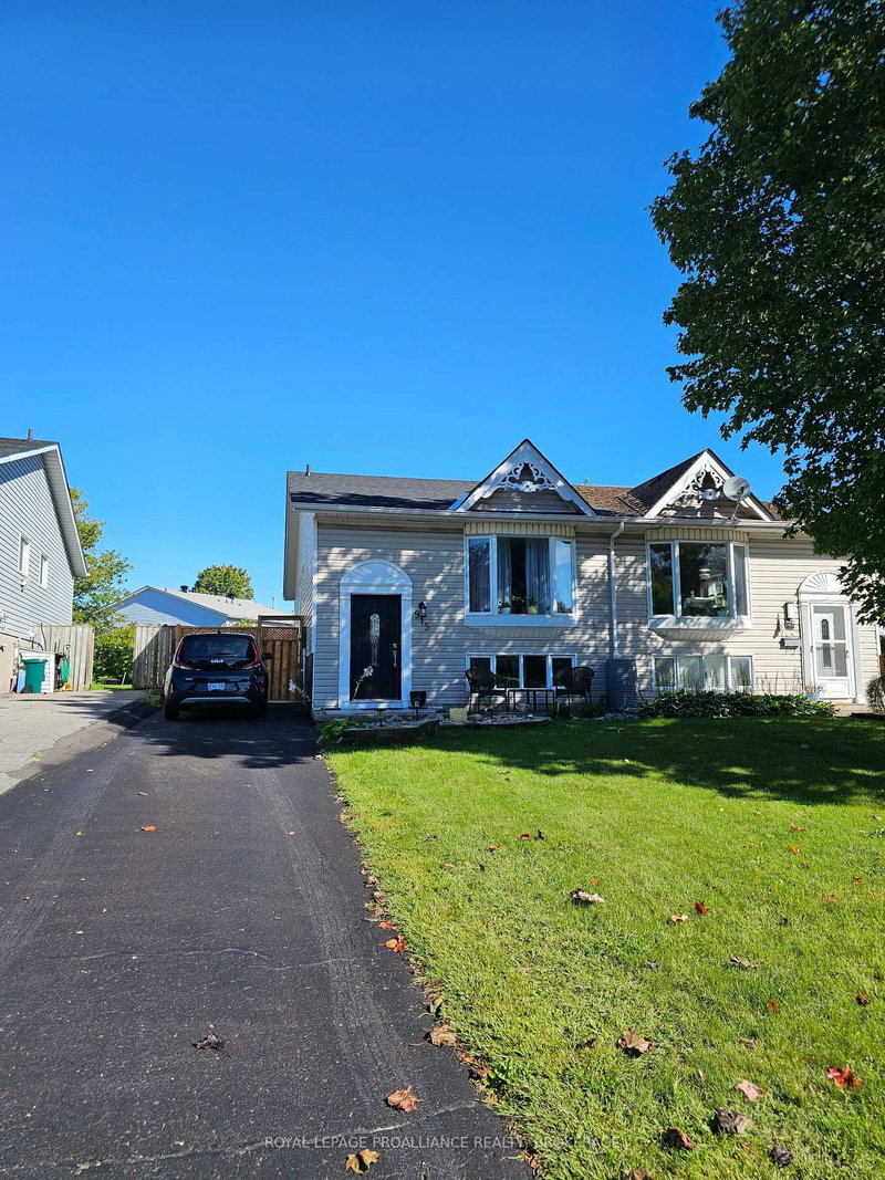 915 Warburton Crescent