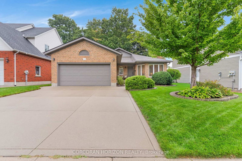 52 Darren Crescent