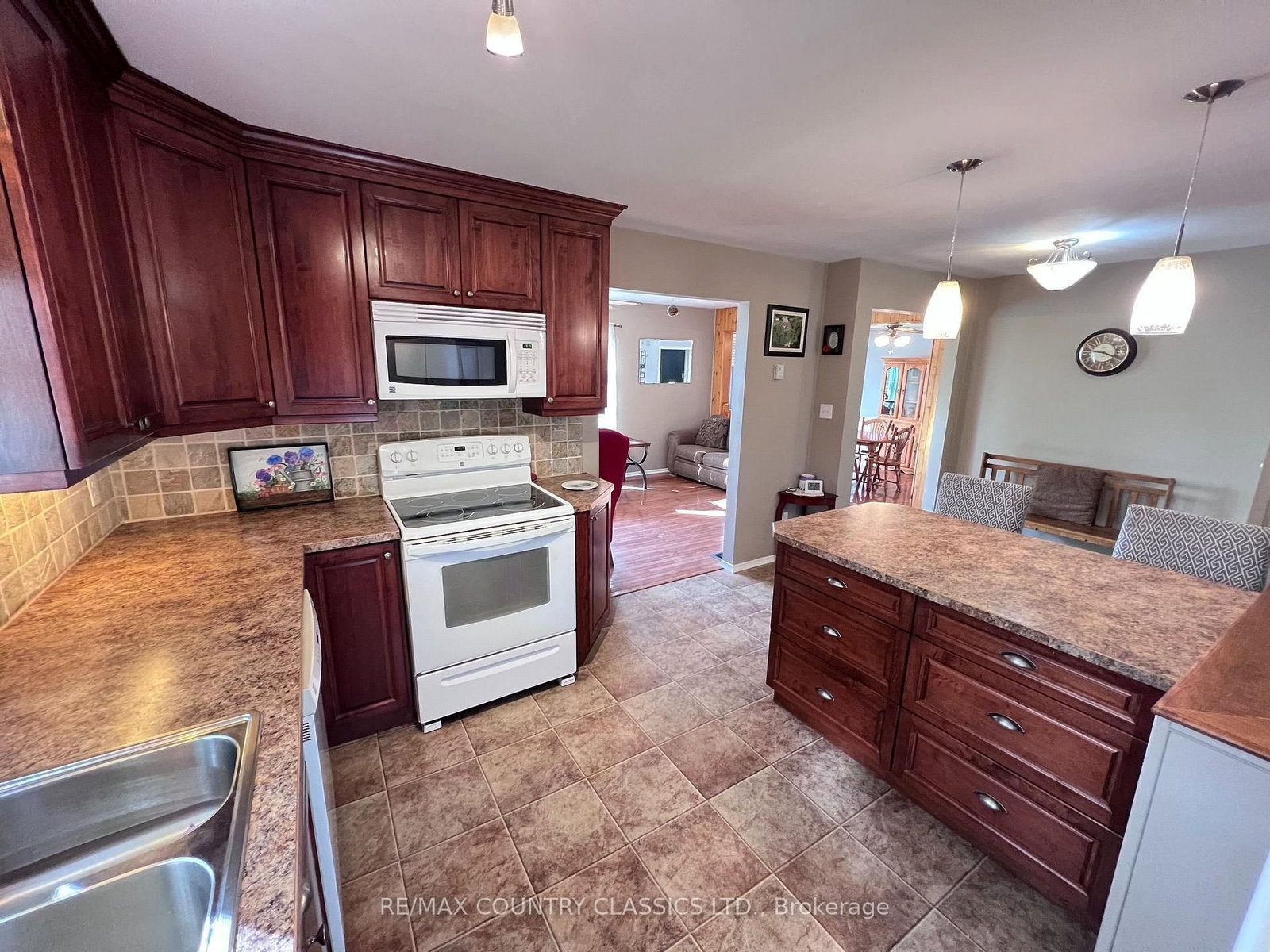 29 Brown Lane • Bancroft, ON photo 24