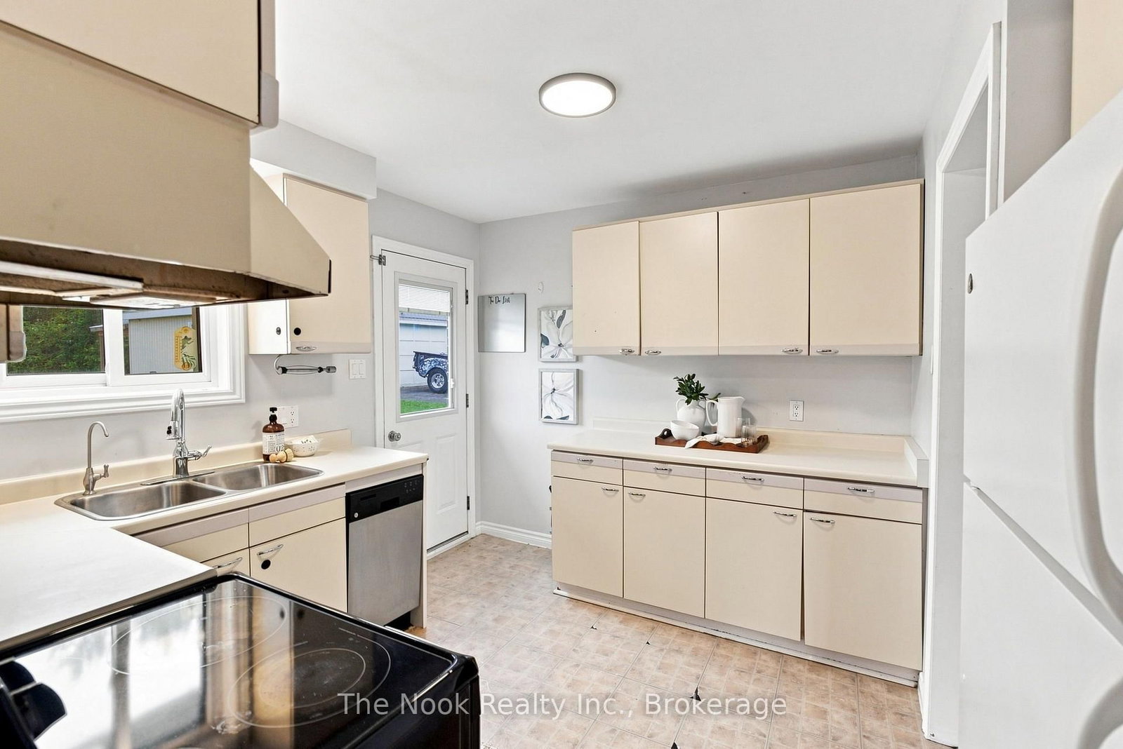 24 Cedar Ridge Drive • Kawartha Lakes, ON photo 18