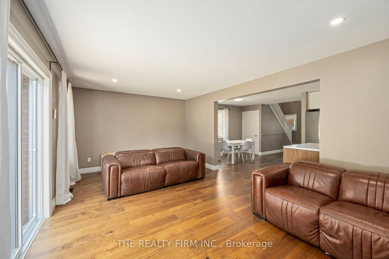 27 Leesboro Trail • Thames Centre, ON photo 12
