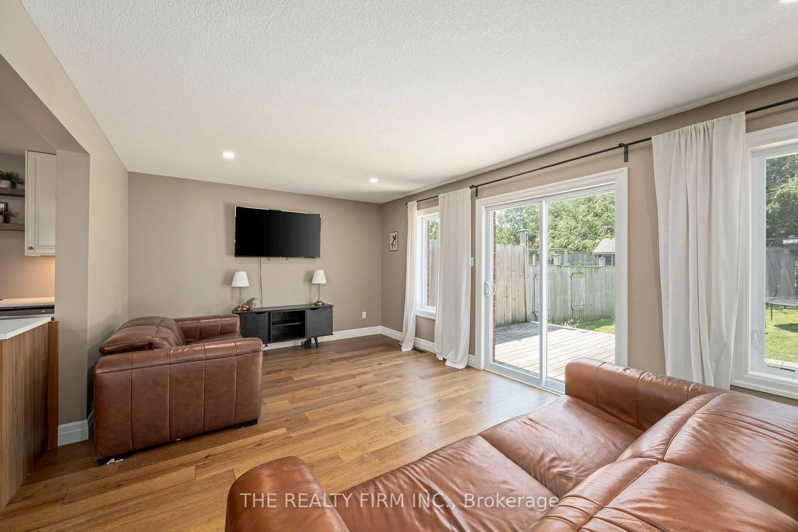 27 Leesboro Trail • Thames Centre, ON photo 13