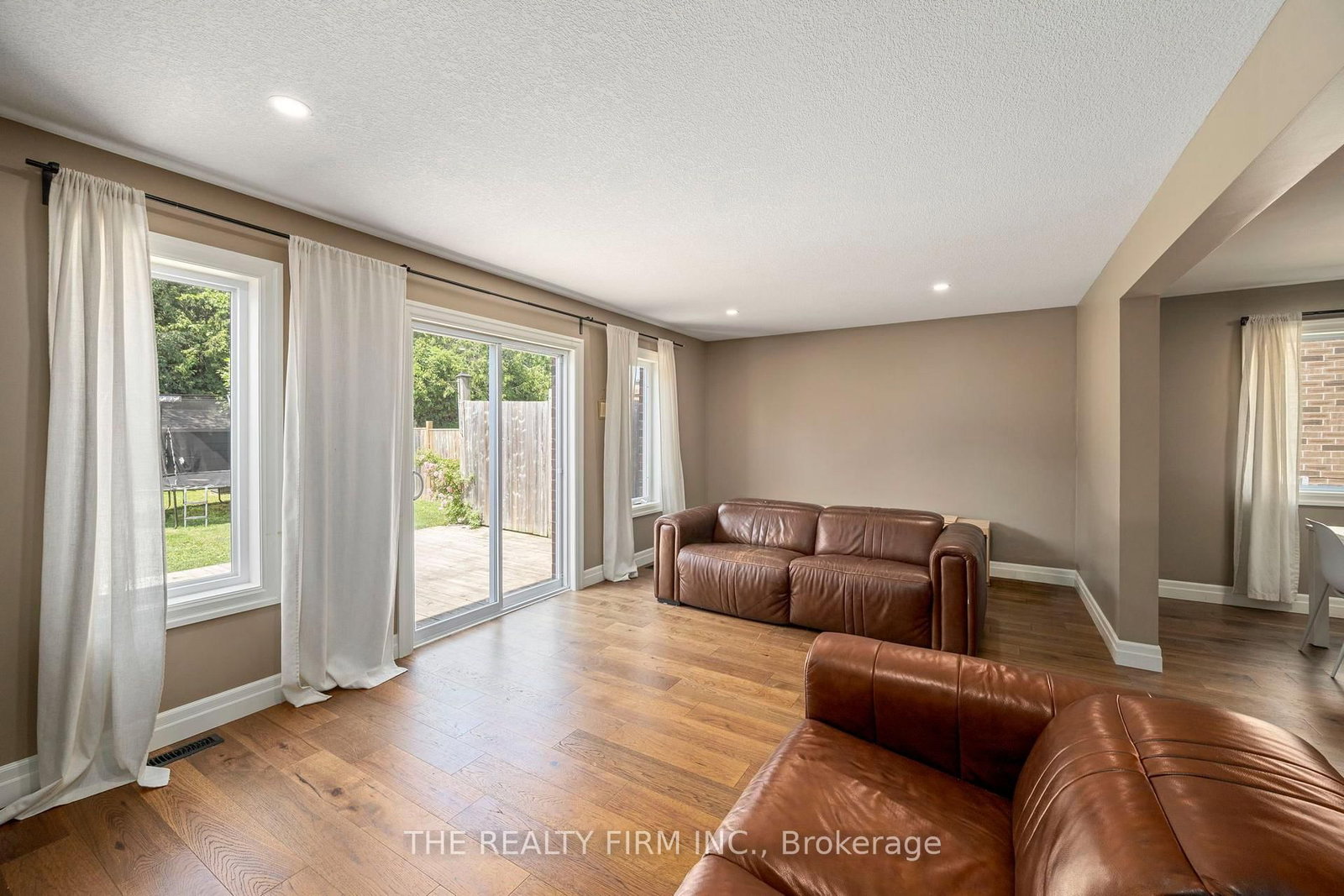 27 Leesboro Trail • Thames Centre, ON photo 14
