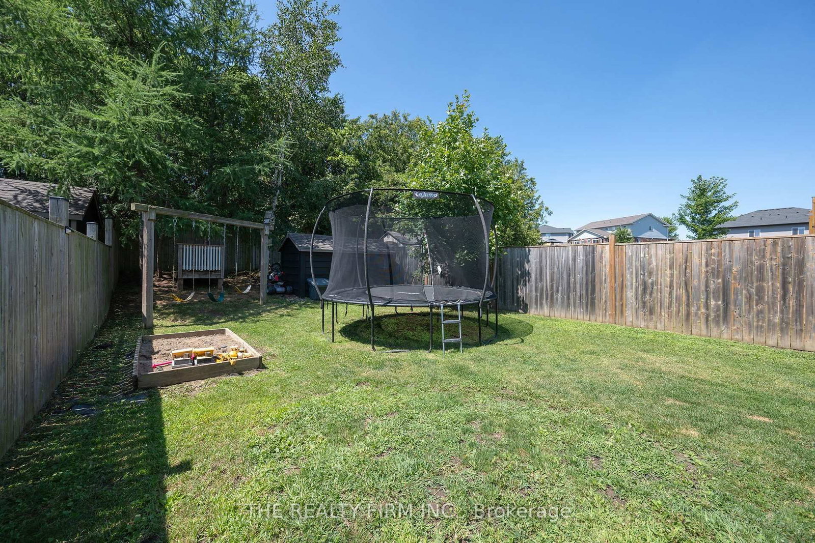 27 Leesboro Trail • Thames Centre, ON photo 28