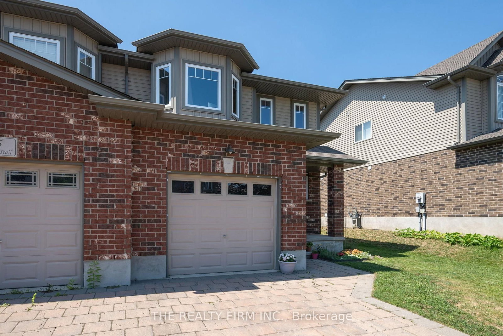 27 Leesboro Trail • Thames Centre, ON photo 4