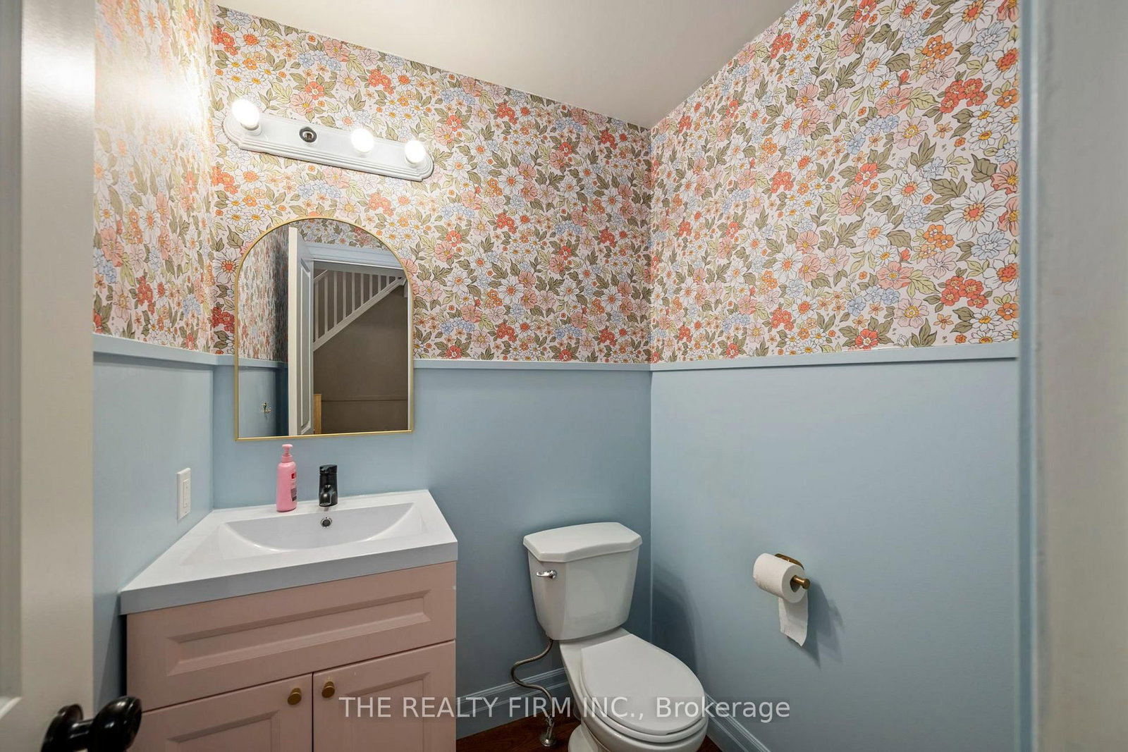 27 Leesboro Trail • Thames Centre, ON photo 5