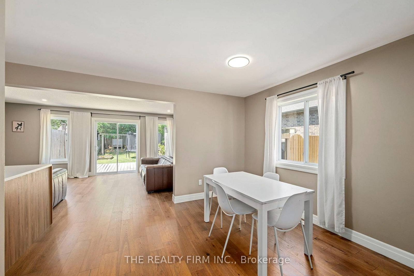 27 Leesboro Trail • Thames Centre, ON photo 8
