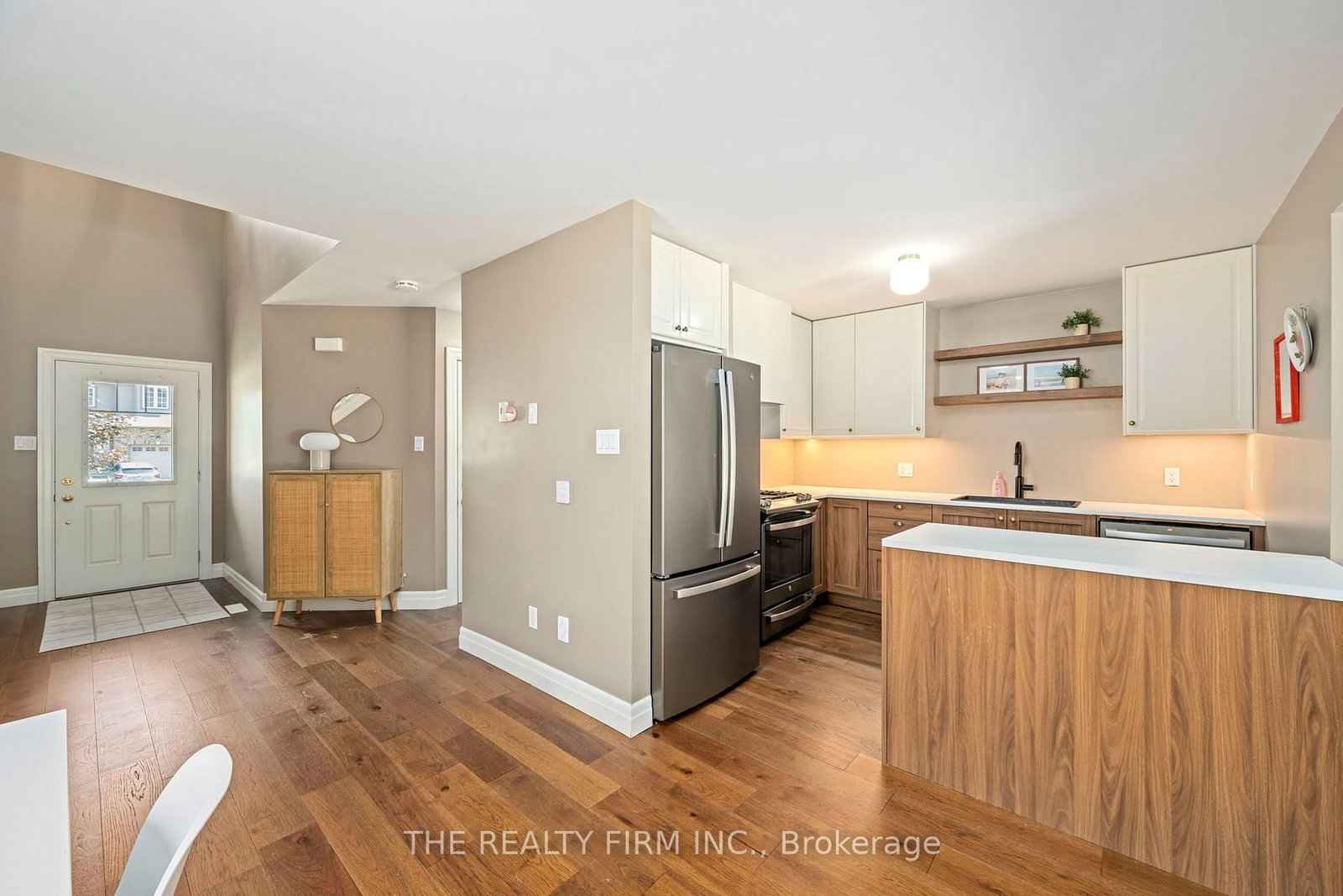 27 Leesboro Trail • Thames Centre, ON photo 9