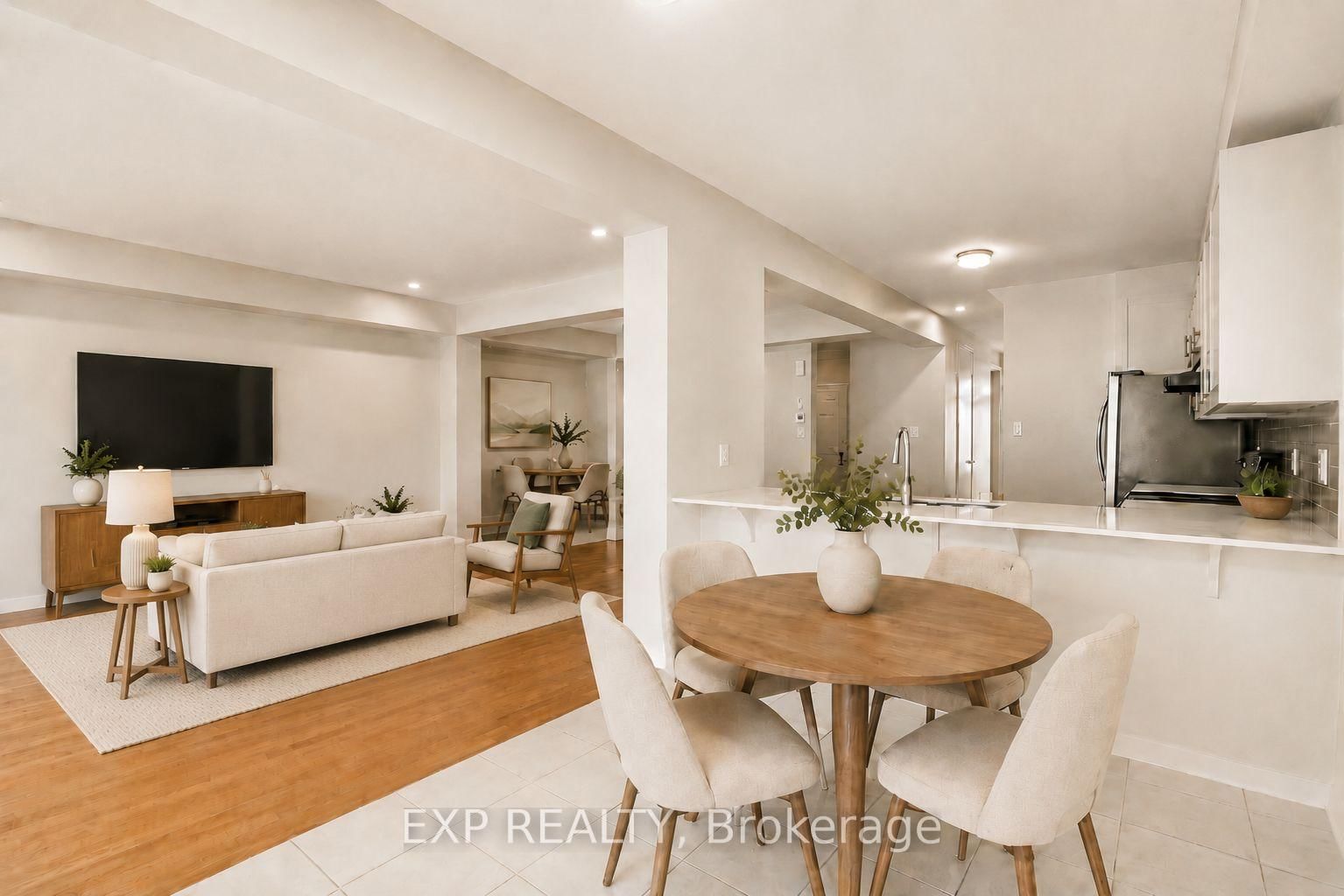 64 Hackamore Crescent • Richmond, ON photo 10