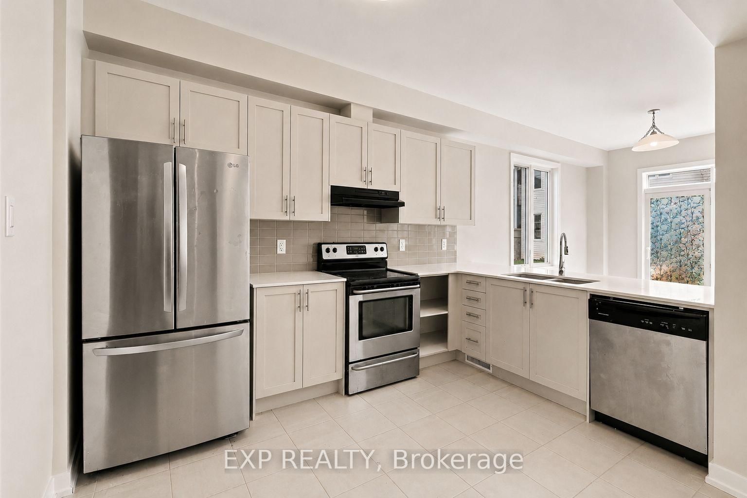 64 Hackamore Crescent • Richmond, ON photo 9