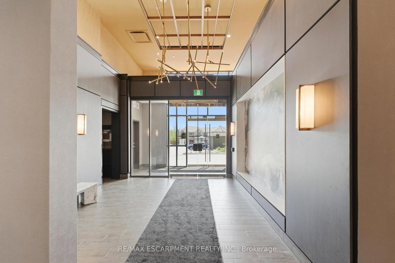 112 - 460 Dundas Street E