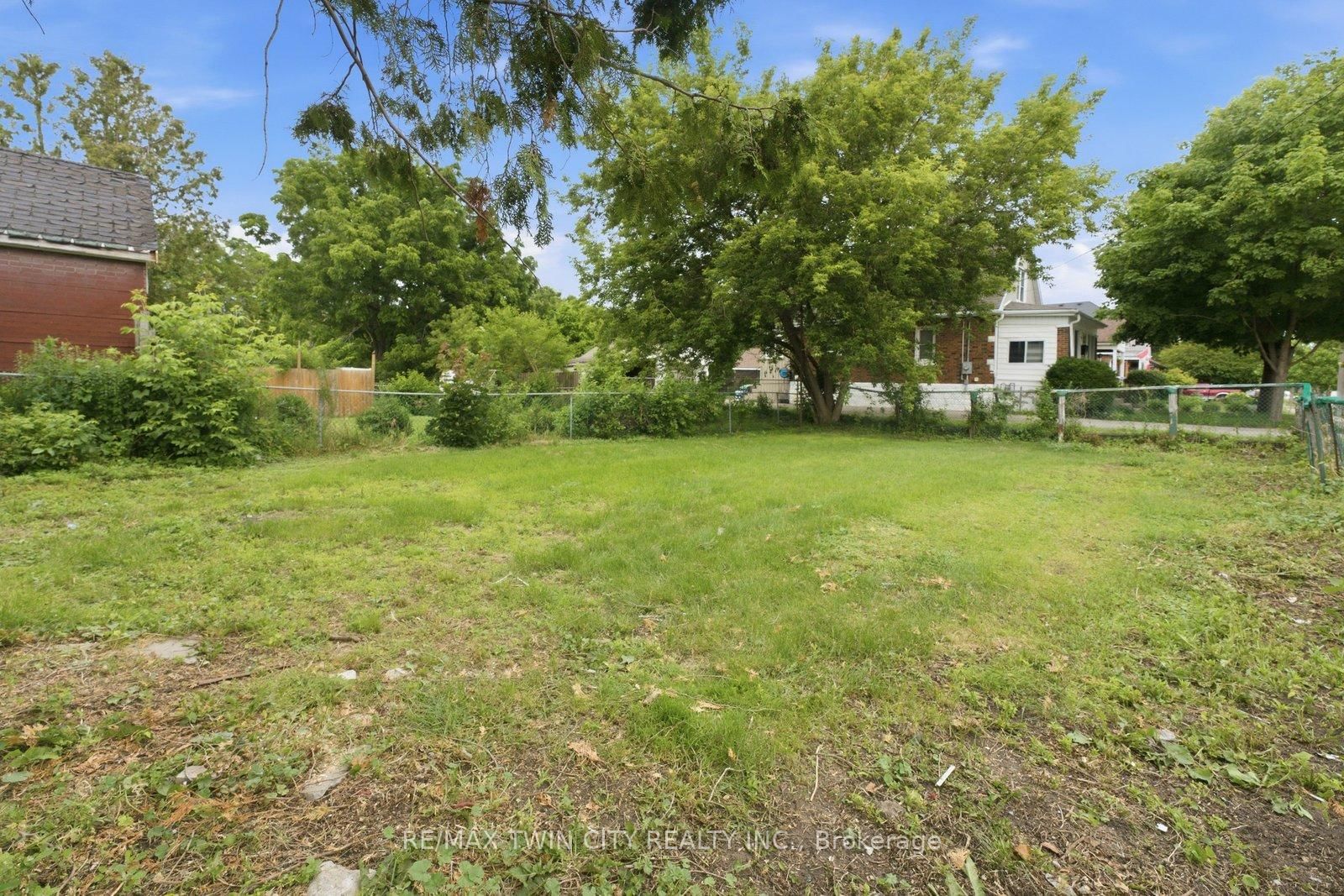 249 Clarence Street • Brantford, ON photo 27