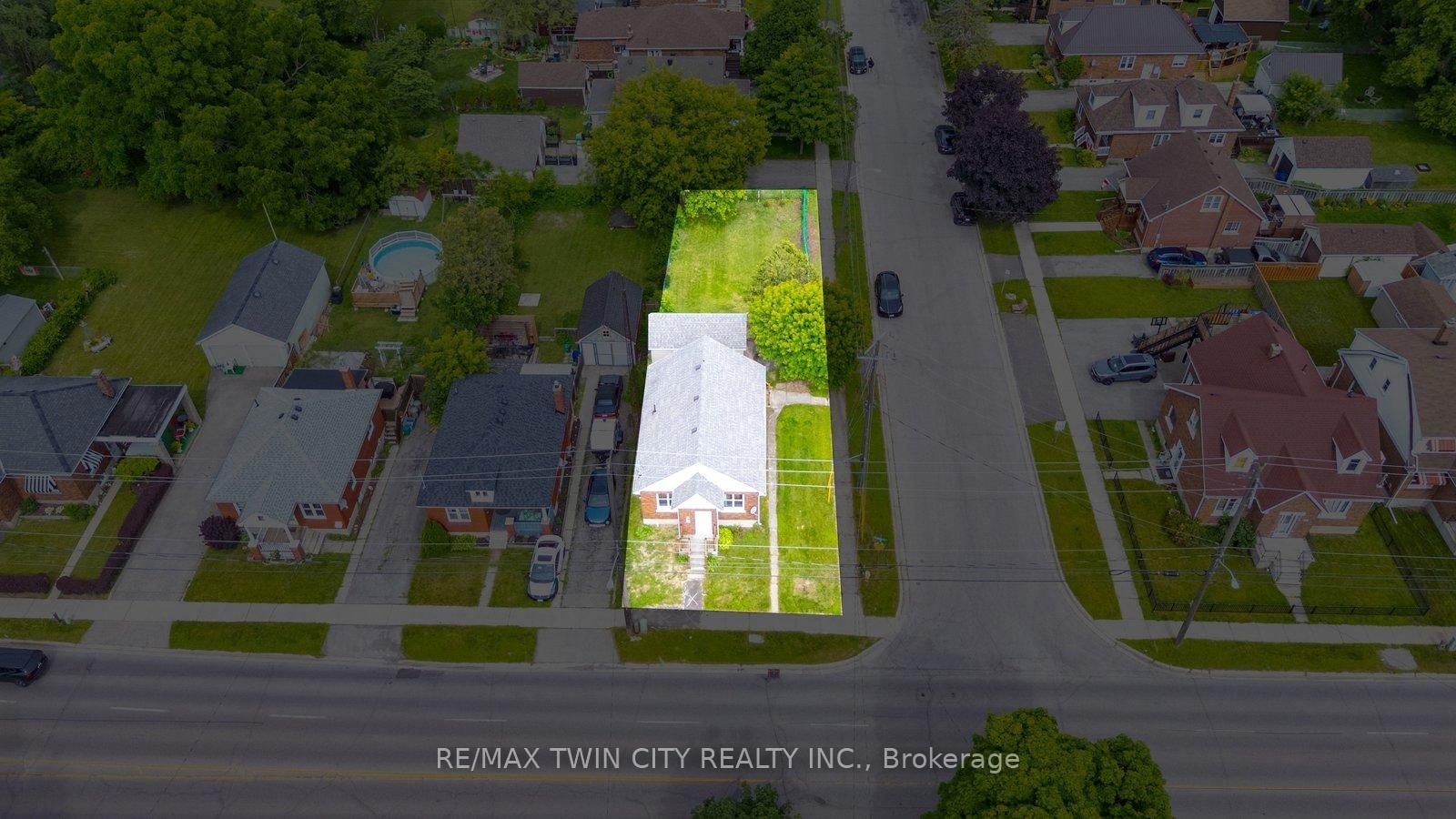 249 Clarence Street • Brantford, ON photo 4