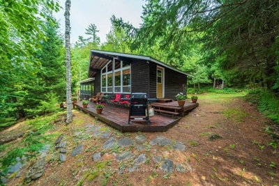 1021 Blue Jay Lane • Arden, ON photo 2