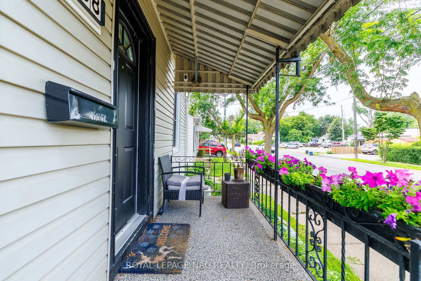 68 Carlton Street • St. Catharines, ON photo 3