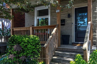 Detached House for sale at 148 Dundurn Street, Hamilton, Ontario, L8R 3E8 - Strathcona - MLS: X13767690