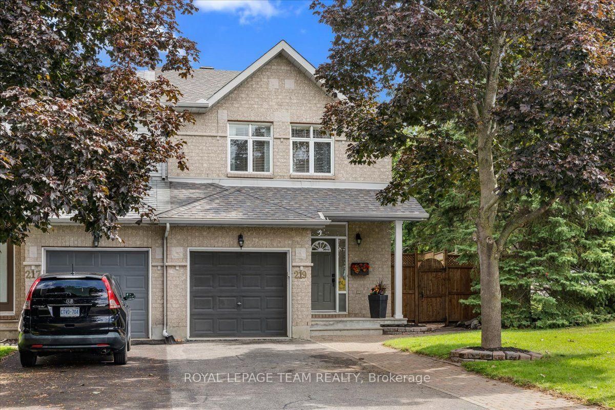 219 Tattersall Way • Ottawa, ON photo 1