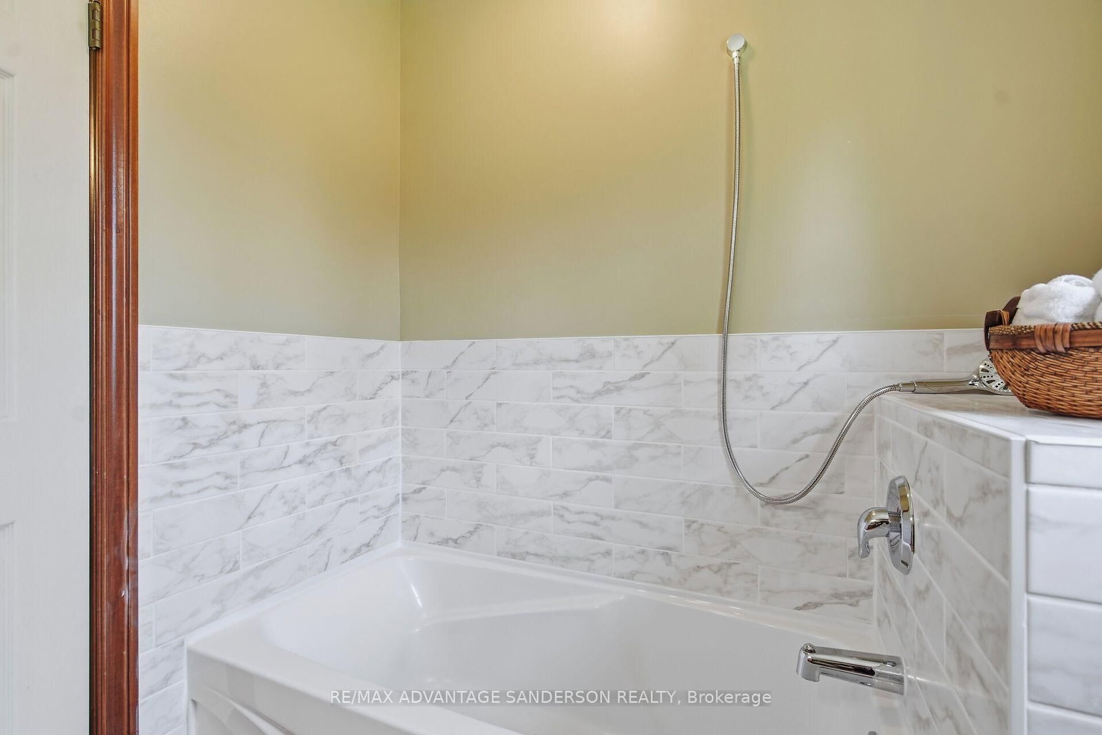 14677 Ten Mile Road • Middlesex Centre, ON photo 40