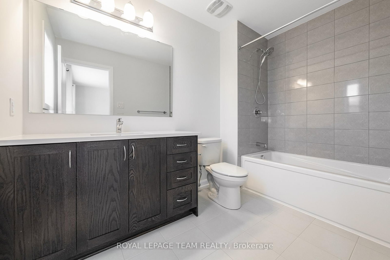 719 DONERAILE Walk, Ottawa, view 11