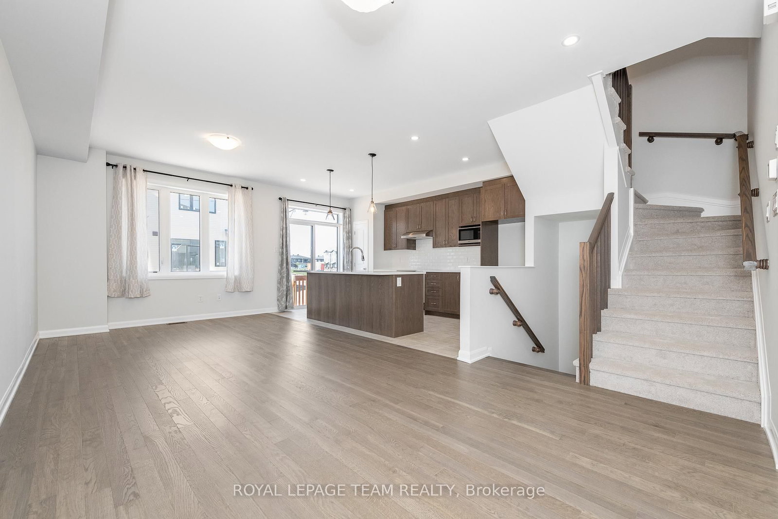 719 DONERAILE Walk, Ottawa, view 8
