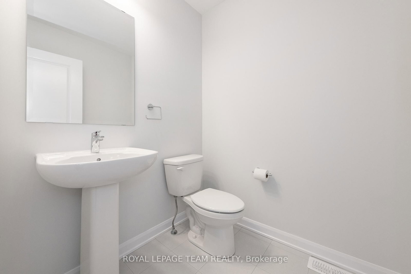 719 DONERAILE Walk, Ottawa, view 9