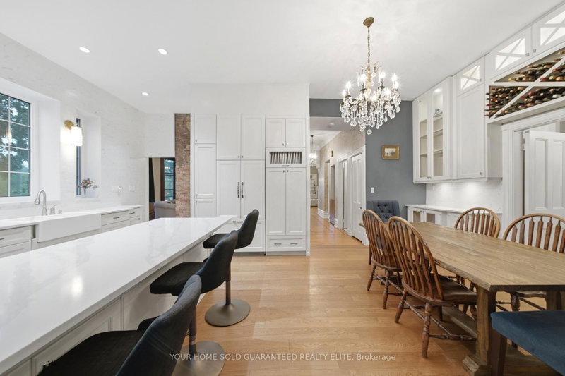 347 Queen Street S