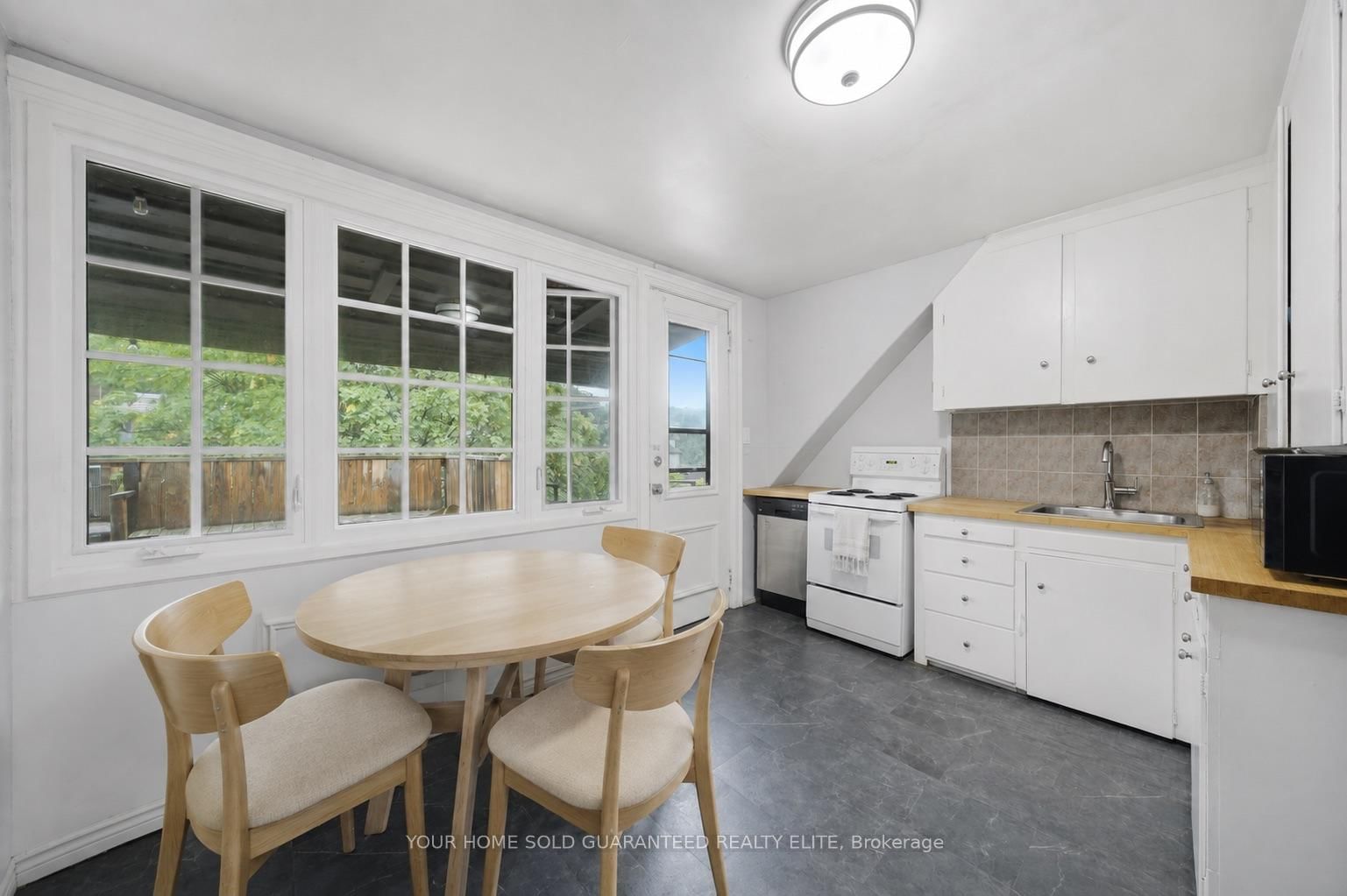 347 Queen Street S • Hamilton, ON photo 35