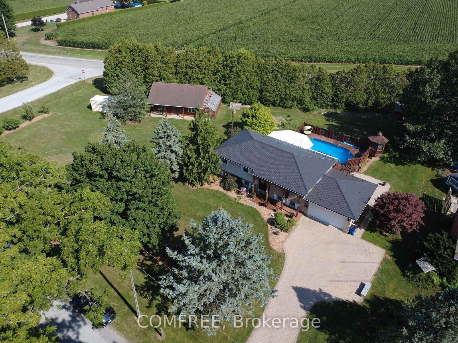 9104 Mc Dowell Line • Chatham-Kent, ON photo 36