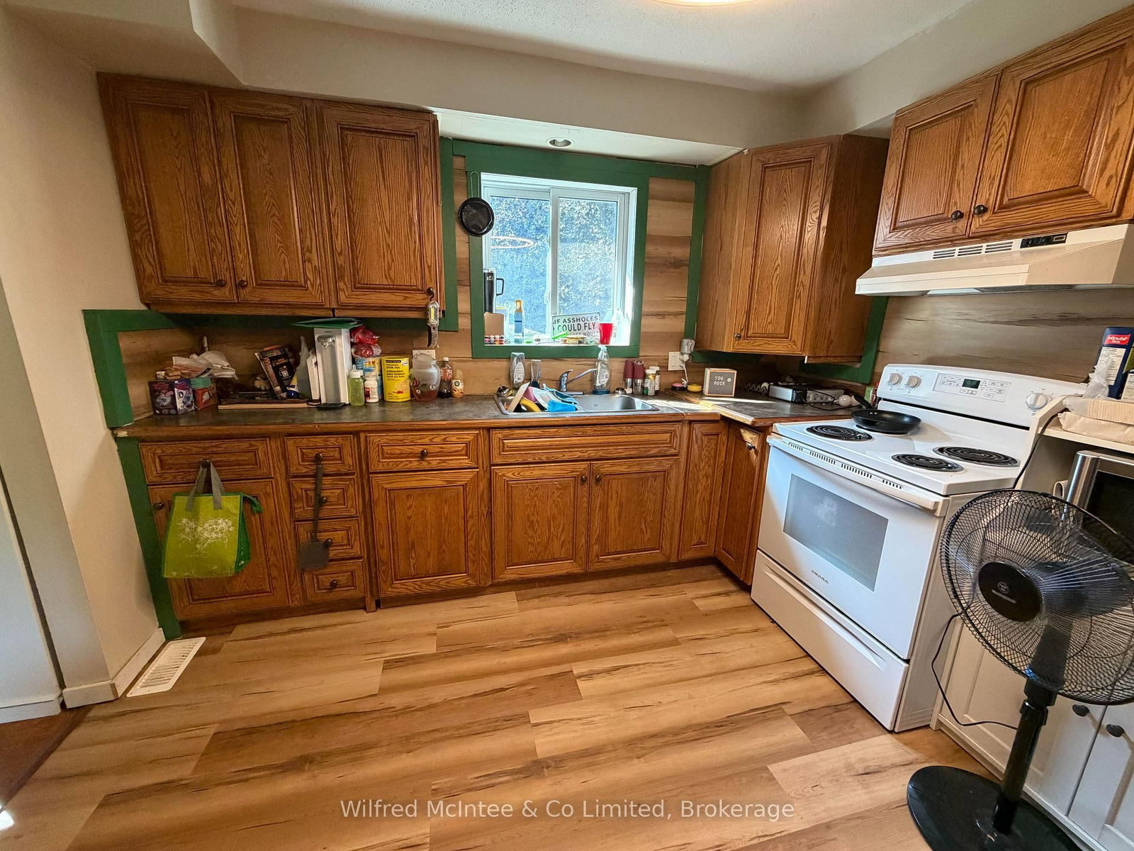 2 Parkview Court • Brockton, ON photo 2